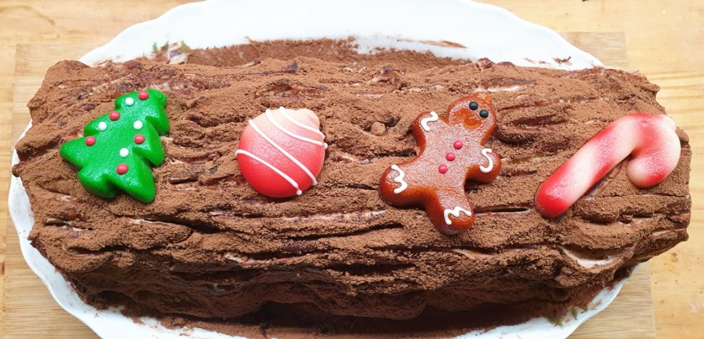 🎄 Onze jaarlijkse Bûche de Noël – hemels van smaak!&nbsp;🎄