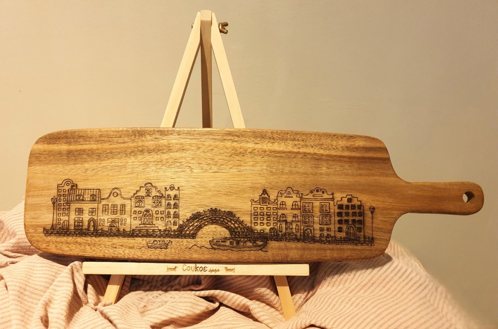 Beukenhouten Tapasplank met Amsterdamse Grachtenhuisjes – Gratis Gravure en Perfect Cadeau Onder €20