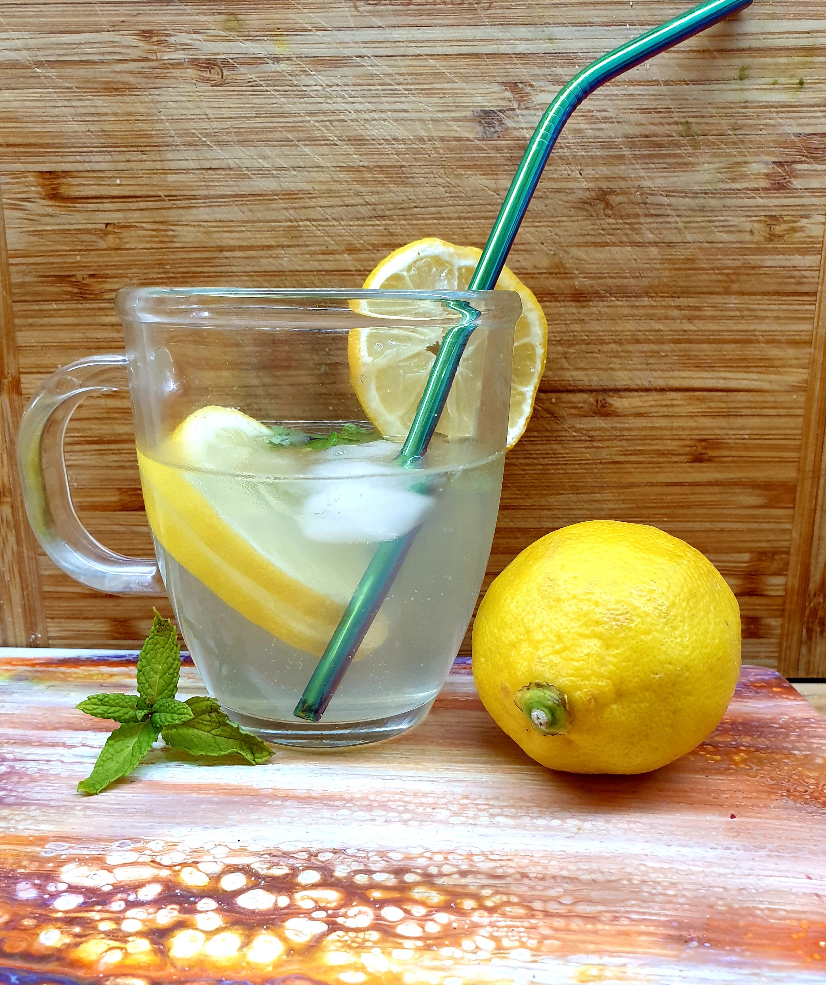 Citronnade, de verfrissende essentie van zomer in elk glas.